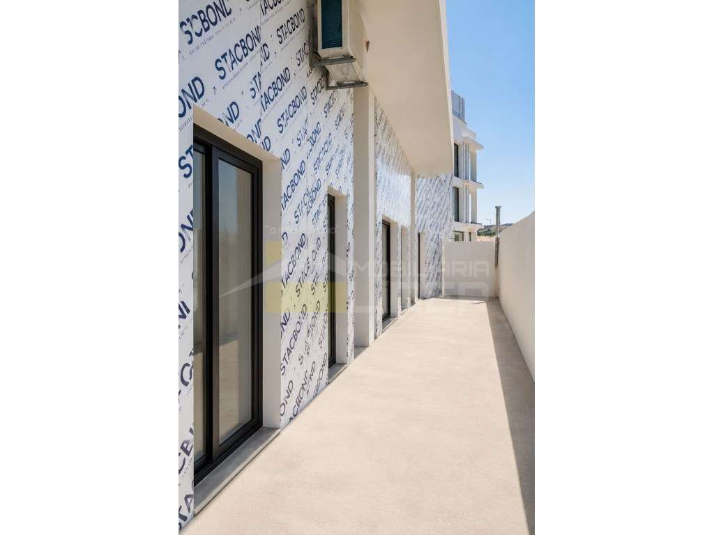 Luxuoso apartamento T3, no Centro de Lourinhã, Atalaia.-13