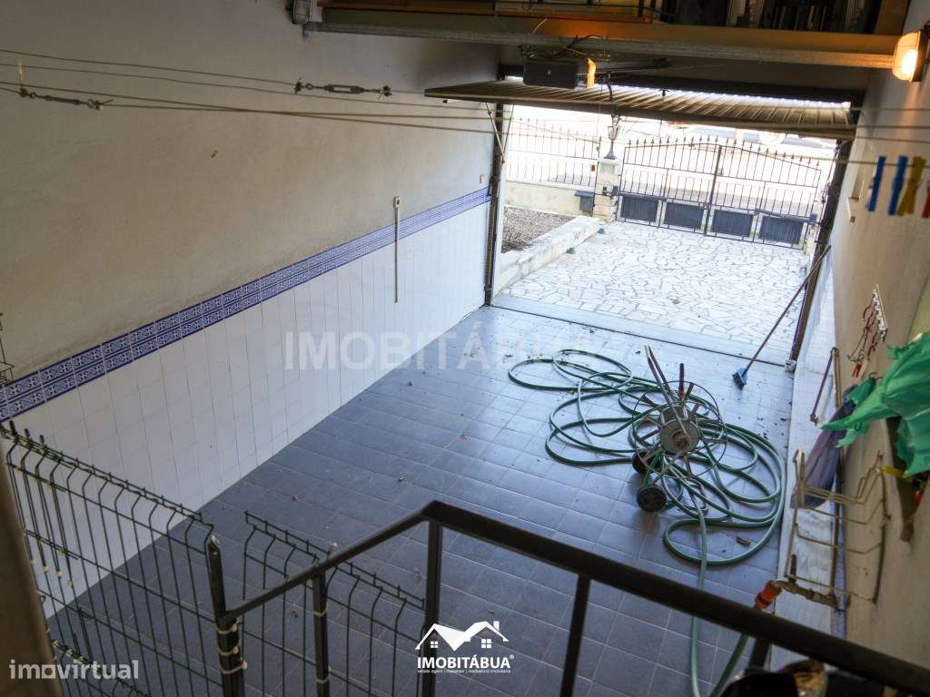 Moradia T5 com Piscina (Jacuzzi Integrado), Jardim e Churrasqueira-33
