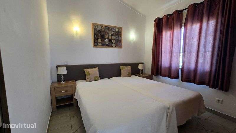 Charmoso Apartamento T1 Perto da Praia com Amplo Terraço Virado a Sul - Grande imagem: 4/11