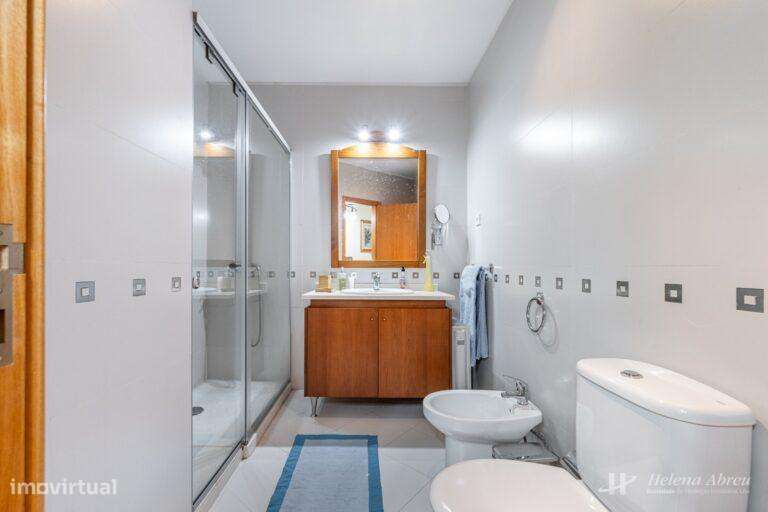 Apartamento T4 Recuado Centro de Felgueiras-14