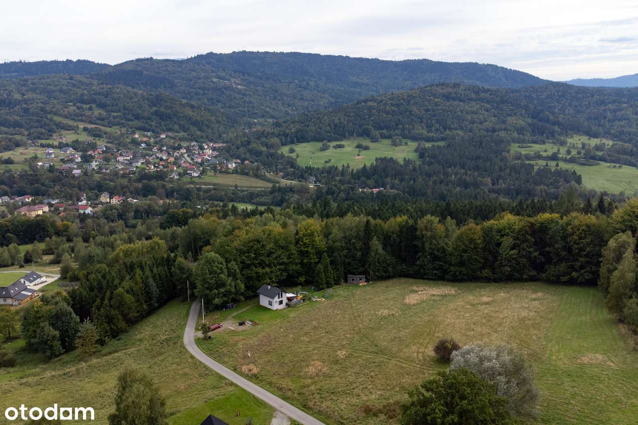 Duża działka w górach z asfaltowym dojazdem i mediami-0