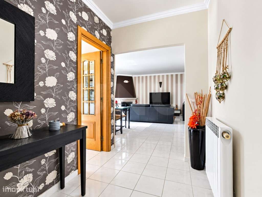 Apartamento T2+1, para venda, em São Pedro da Cadeira, no eixo Eric...-0