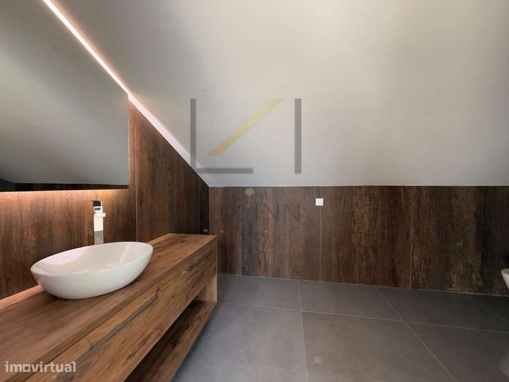 Apartamento Novo com Mezanino no Centro de Carcavelos- Elevado Padr... - Grande imagem: 5/21
