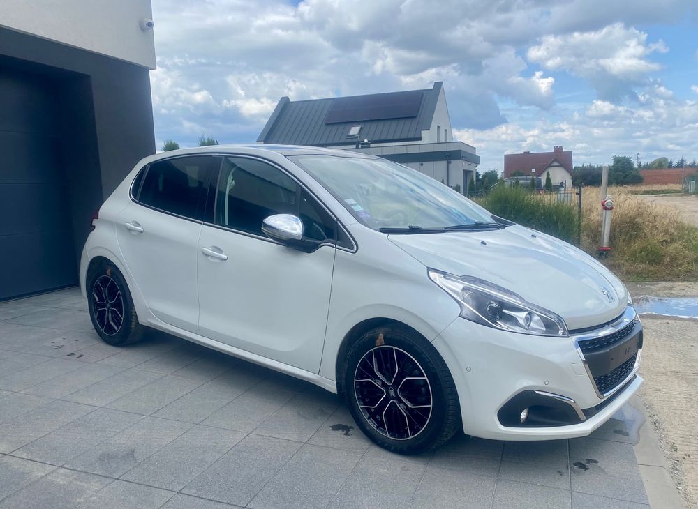 Peugeot 208 I (2012-2019) PureTech 110 Stop & Start EAT6 Allure 2016