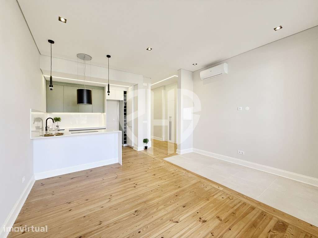 Apartamento T3 // Totalmente Renovado - Av. Almirante Reis-2