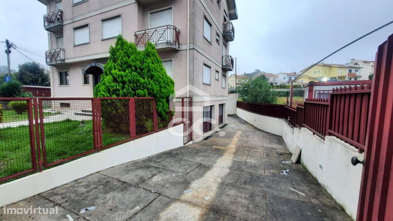 Apartamento T1+1 com Armazém e lugar de garagem-6
