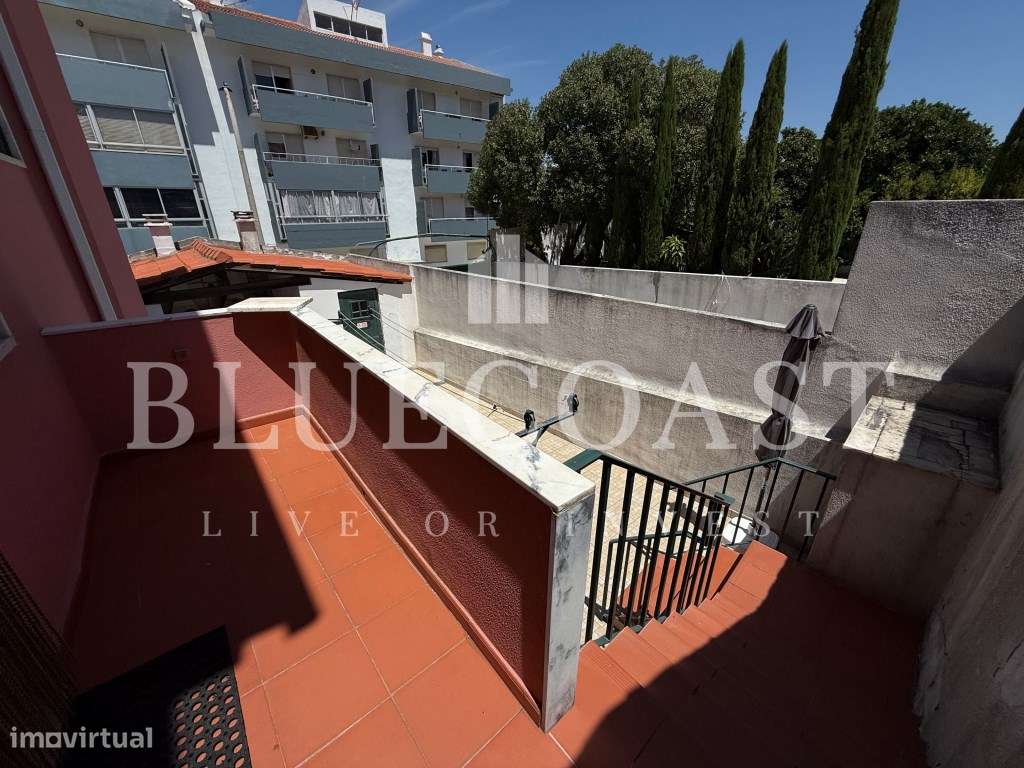 Moradia V4 com 3 Pisos - Espaço e Conforto-15