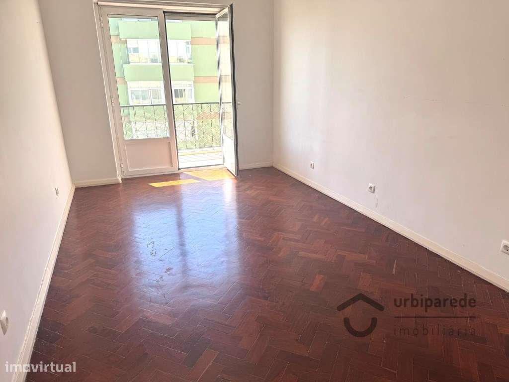 Apartamento T3 no Restelo c/ vista Rio.-12
