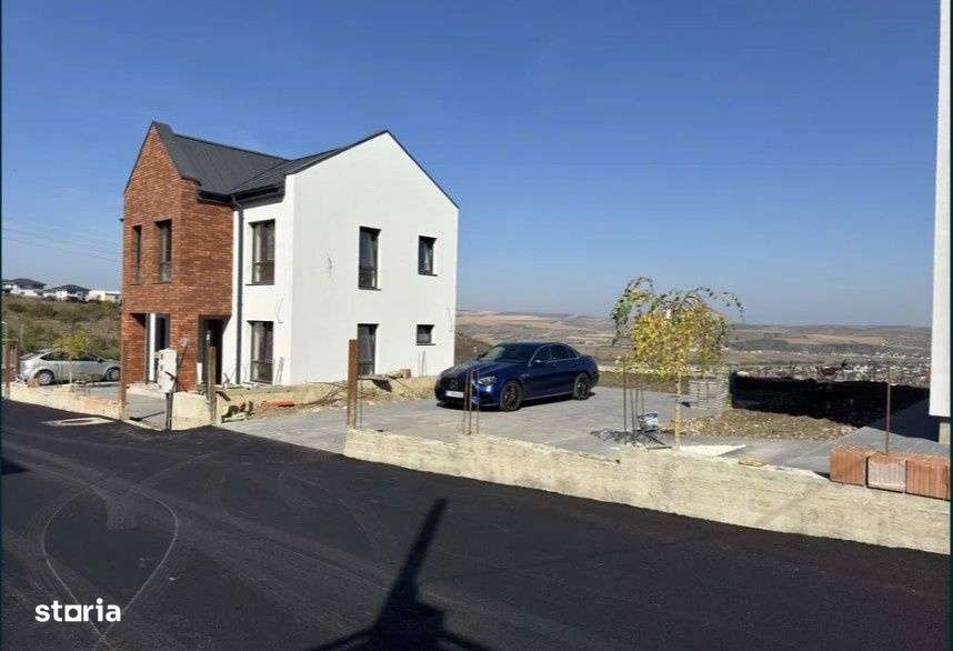 Case individuale cu 4 dormitoare in Dezmir  Zona linistita, 482 mp ter - Imagine principală: 5/11