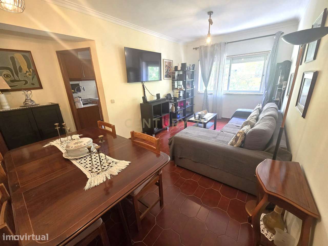 Apartamento T1 na Ramalha em Almada com Varandas e Elevador-3