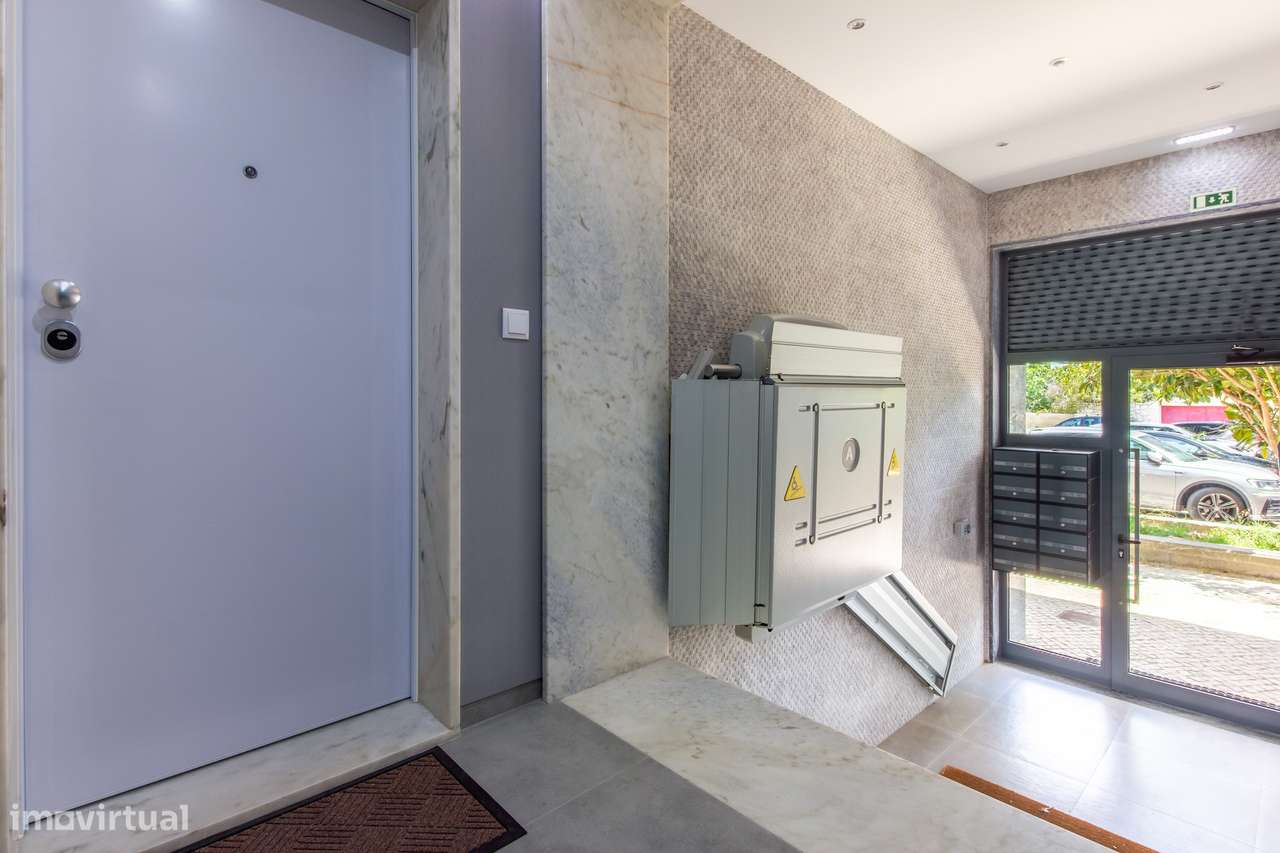 Apartamento T2 com A/C e arrecadação- Barreiro Perto da Praia e Centro-18