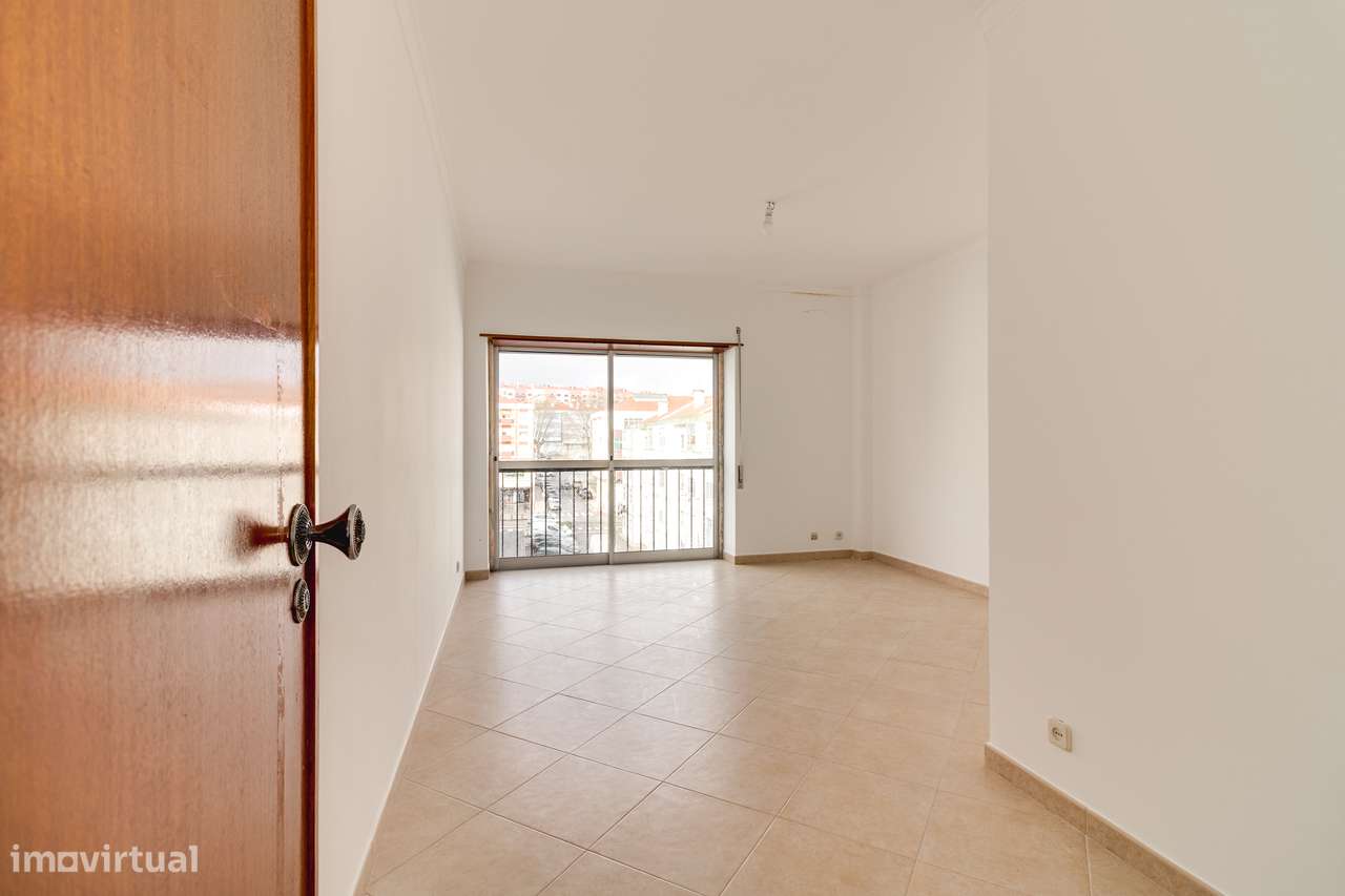 APARTAMENTO T2 | 84 M² | MASSAMÁ | ARRECADAÇÃO - Grande imagem: 2/21