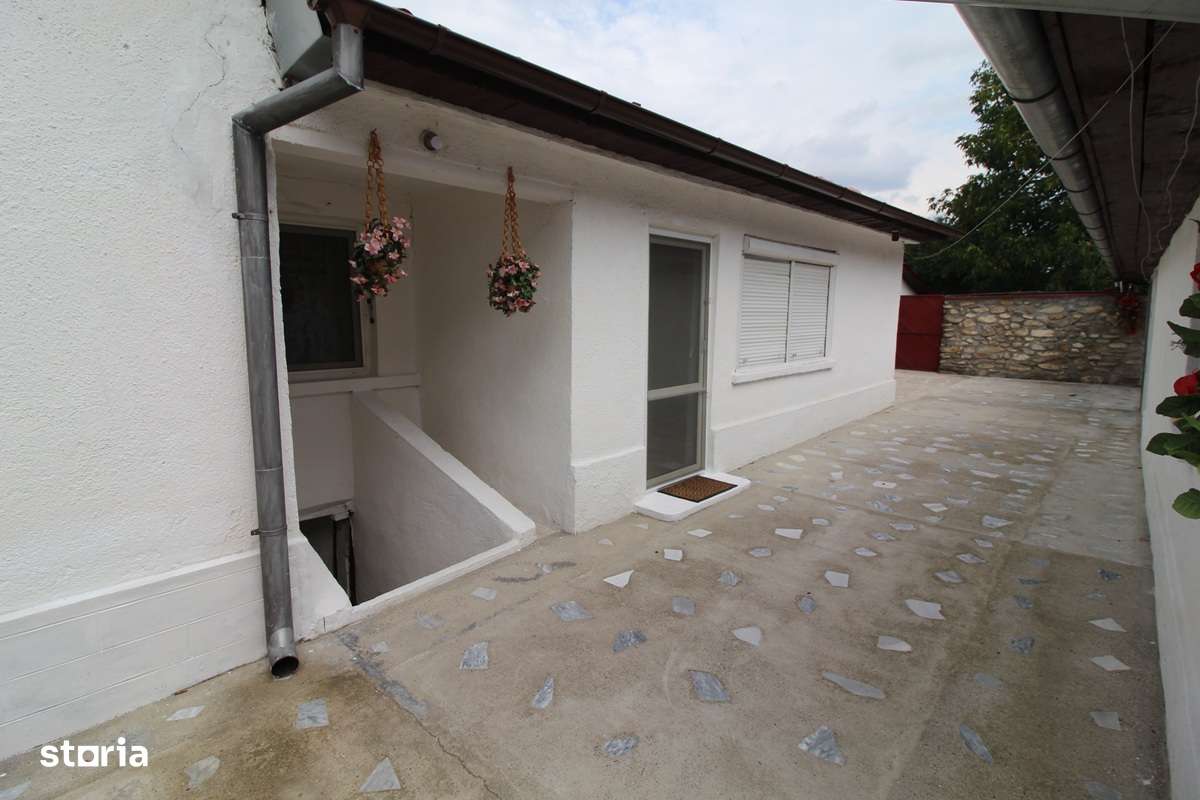 Vând casă în Orăștie P+Pod, zona Gheorghe Doja, teren 835mp, garaj... - Imagine principală: 4/20