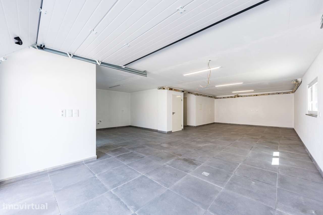 Moradia Nova | PISCINA | 3 Suites | Garagem e Jardim-24