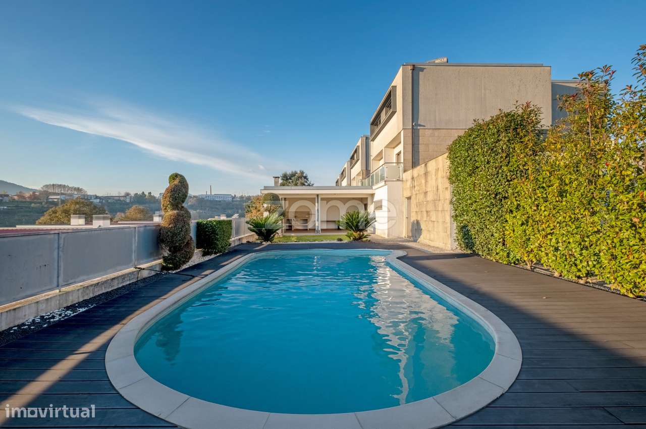 Moradia T3+1 como nova, com piscina e jardim - Amarante, Porto - Grande imagem: 5/57