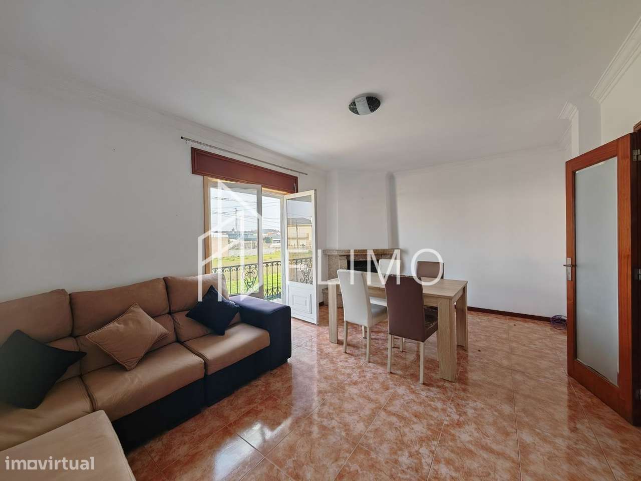 Moradia T4 com potencial Bifamiliar-5