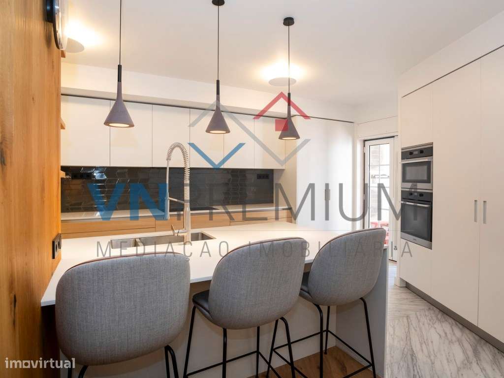 Belíssimo apartamento totalmente remodelado com materiais topo de gama-21