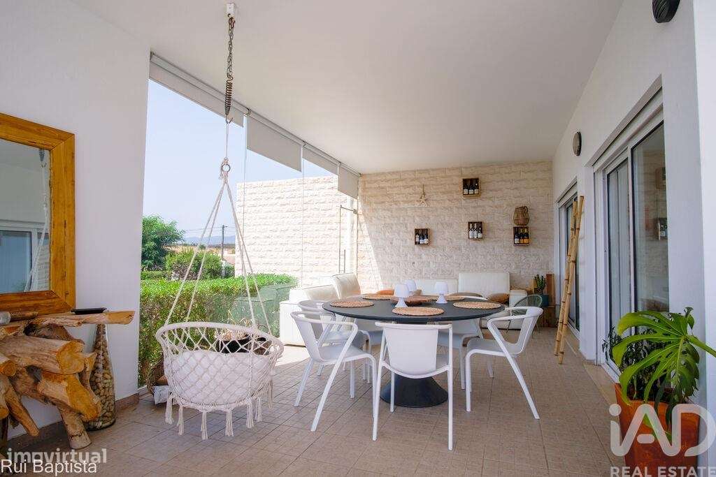 Casa / Villa T4 em Mexilhoeira Grande de 255,00 m2 - Grande imagem: 4/29