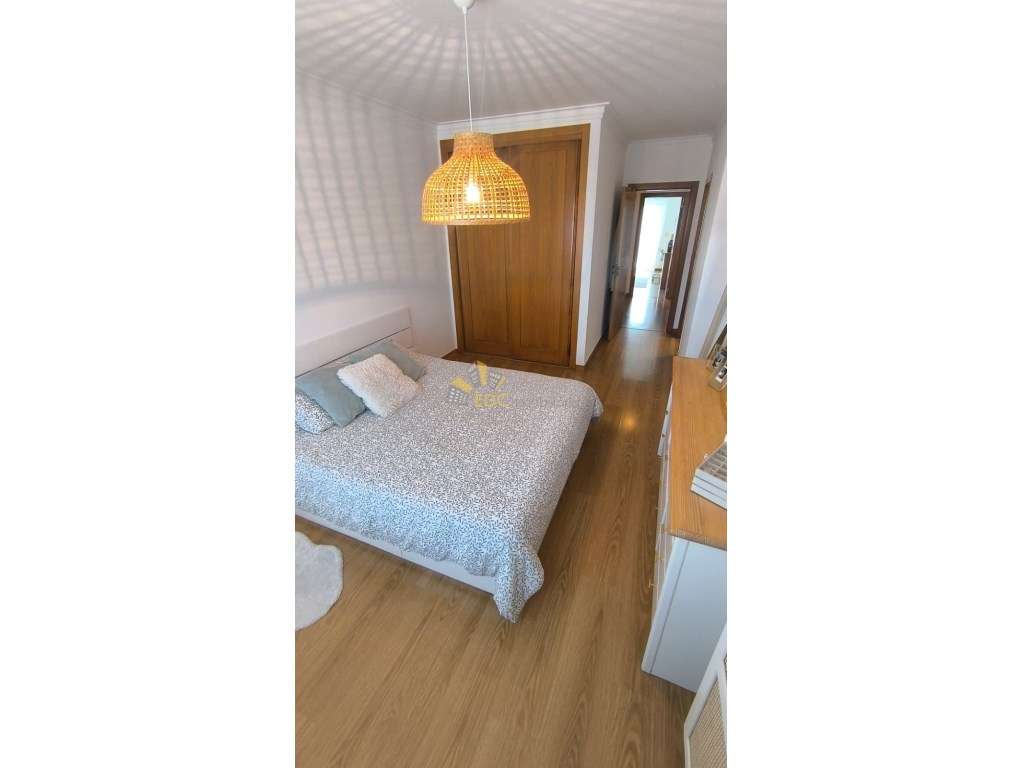 Apartamento Duplex T2+1 com Parqueamento, Arrecadação e Varanda | E...-14