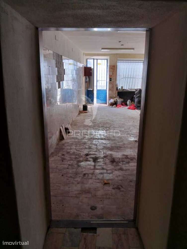 LOJA COMERCIAL - 90,40 m2 NO CENTRO DE VILA VIÇOSA - Grande imagem: 5/6