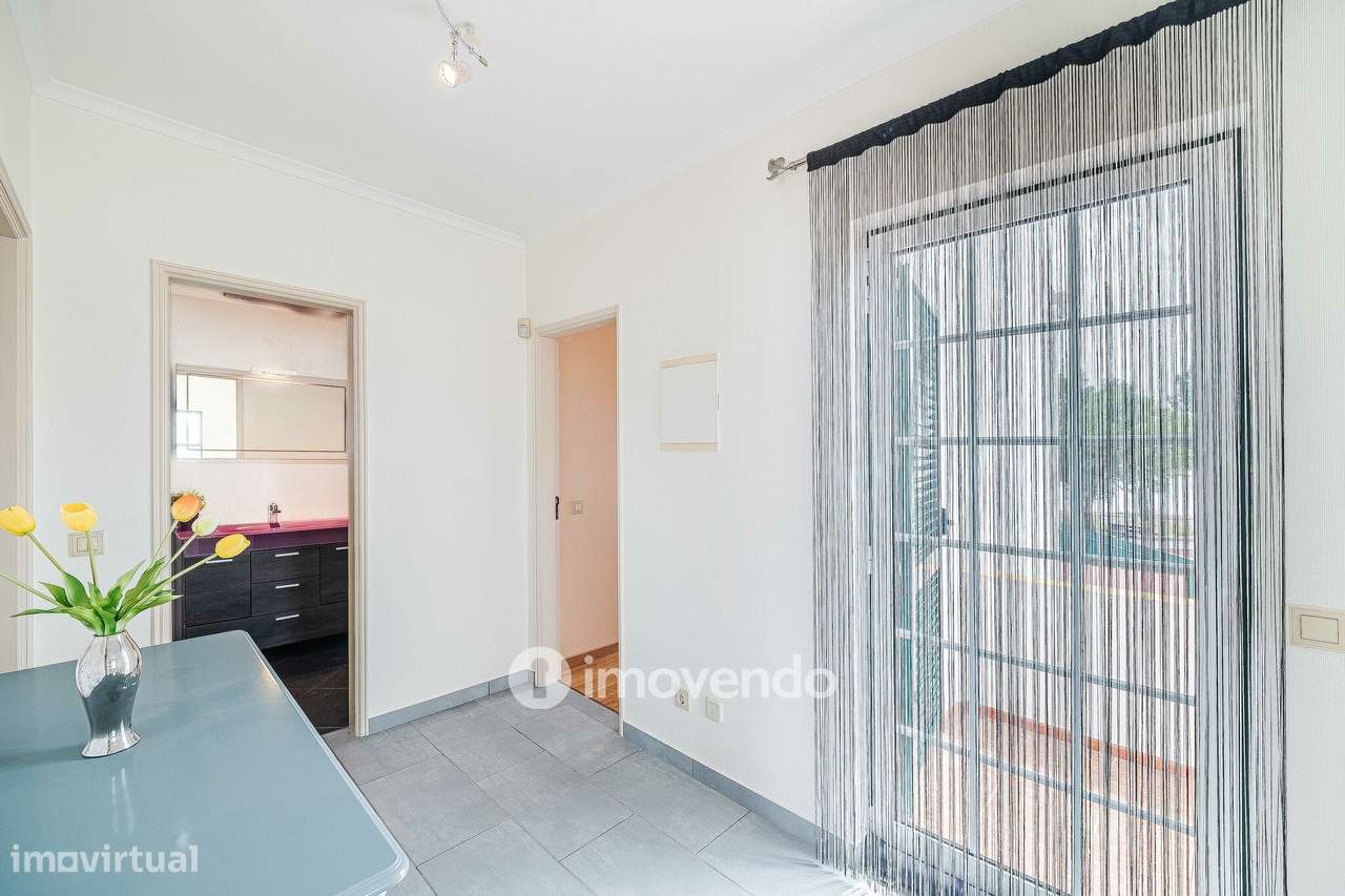 Moradia T4 com garagem e espaço exterior enorme, em Coruche-36