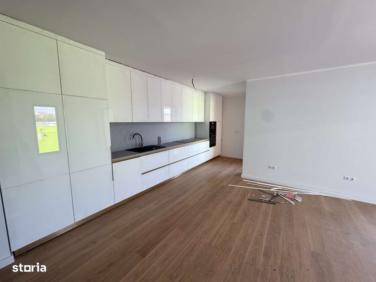 Apartament 3 camere la KFC mall-10