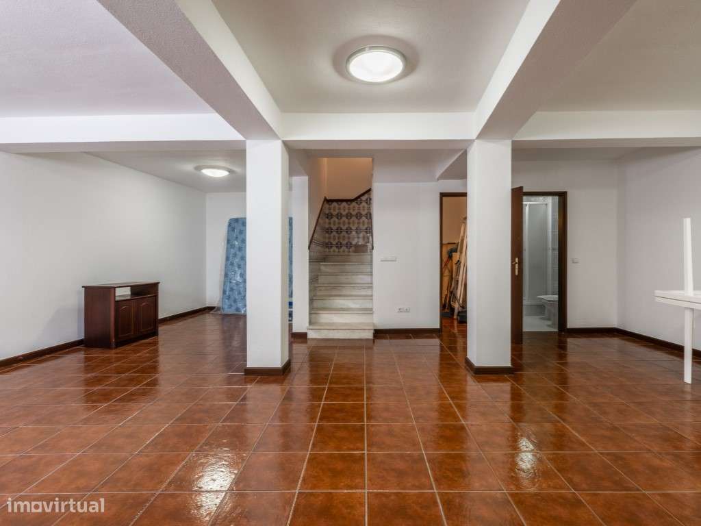 Moradia Triplex com Vista Mar e Terraço Privativo no Coração da Naz...-29