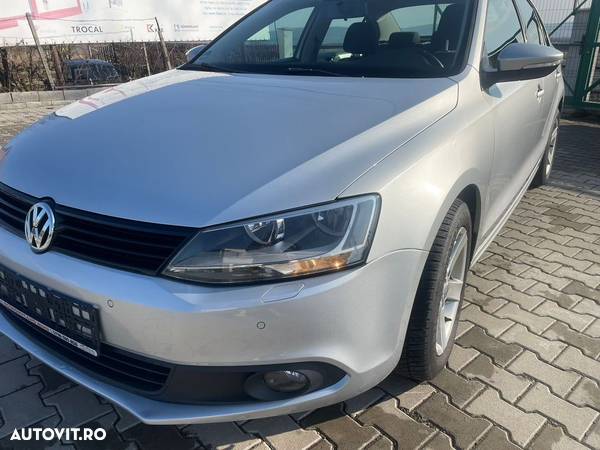 Volkswagen Jetta 1.6 TDI DPF Freestyle - 2