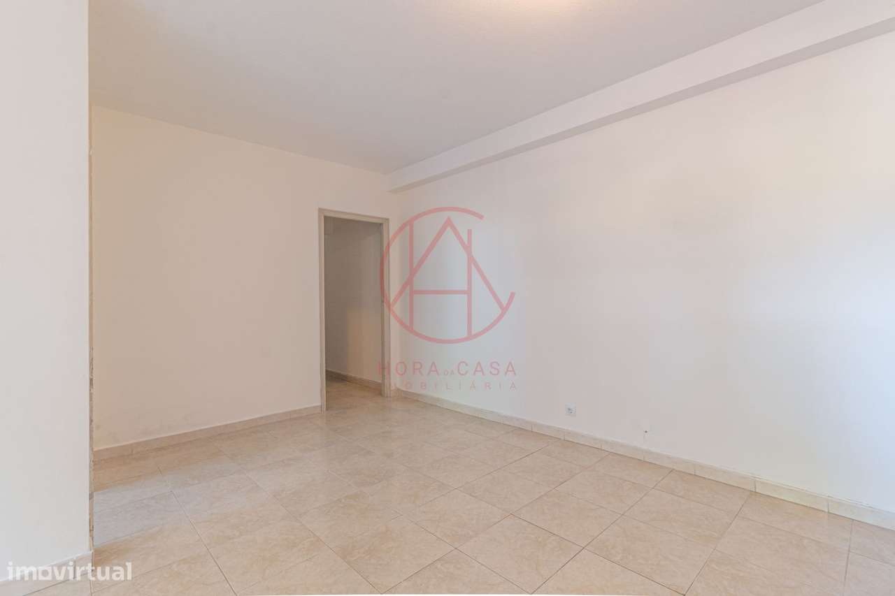 APARTAMENTO T3 1º andar c/ elevador - Sto Antonio da Charneca-10