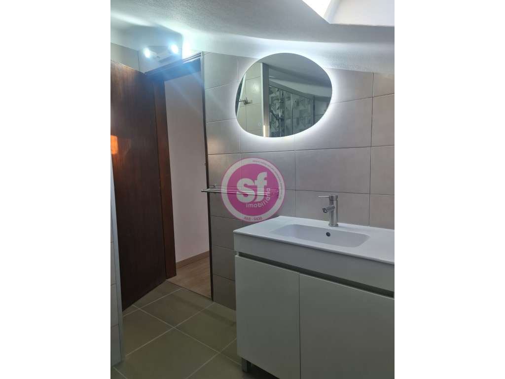 Sótão no centro de Anadia para Venda !-10