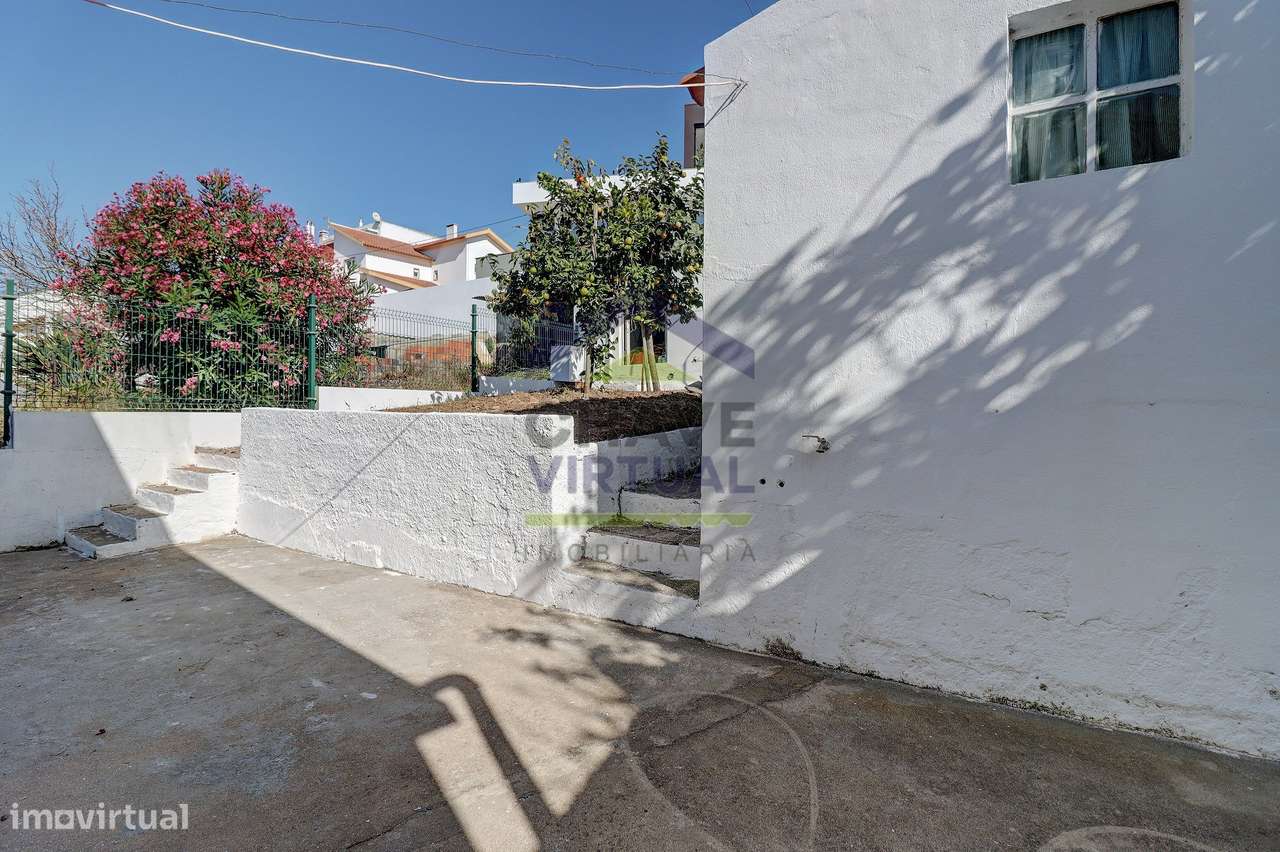 Moradia V3 com garagem e anexo  – Concelho Torres Vedras-19
