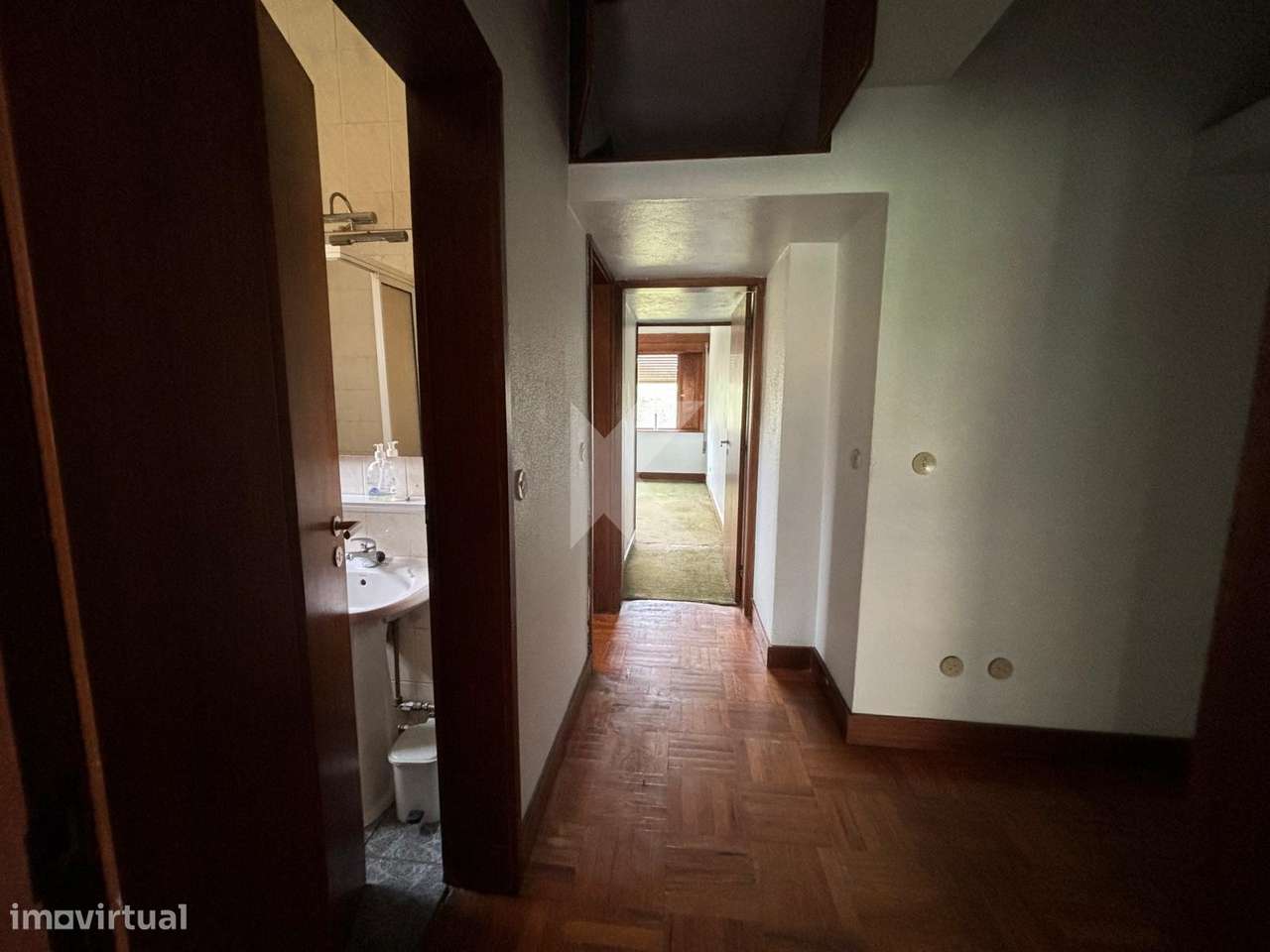 Apartamento T4 com garagem junto ao Rio Douro-12