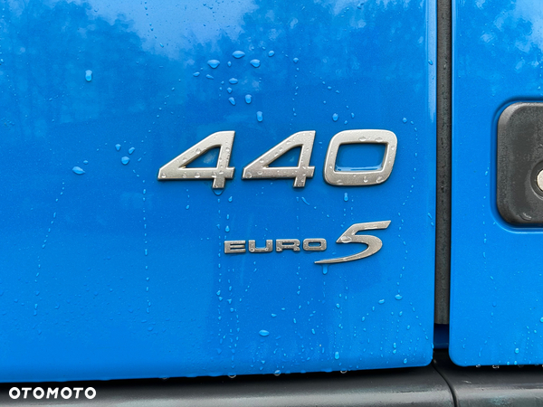 Volvo FM 440 8x2 euro5 Hakowiec HDS do złomu drewna zrabki - 13