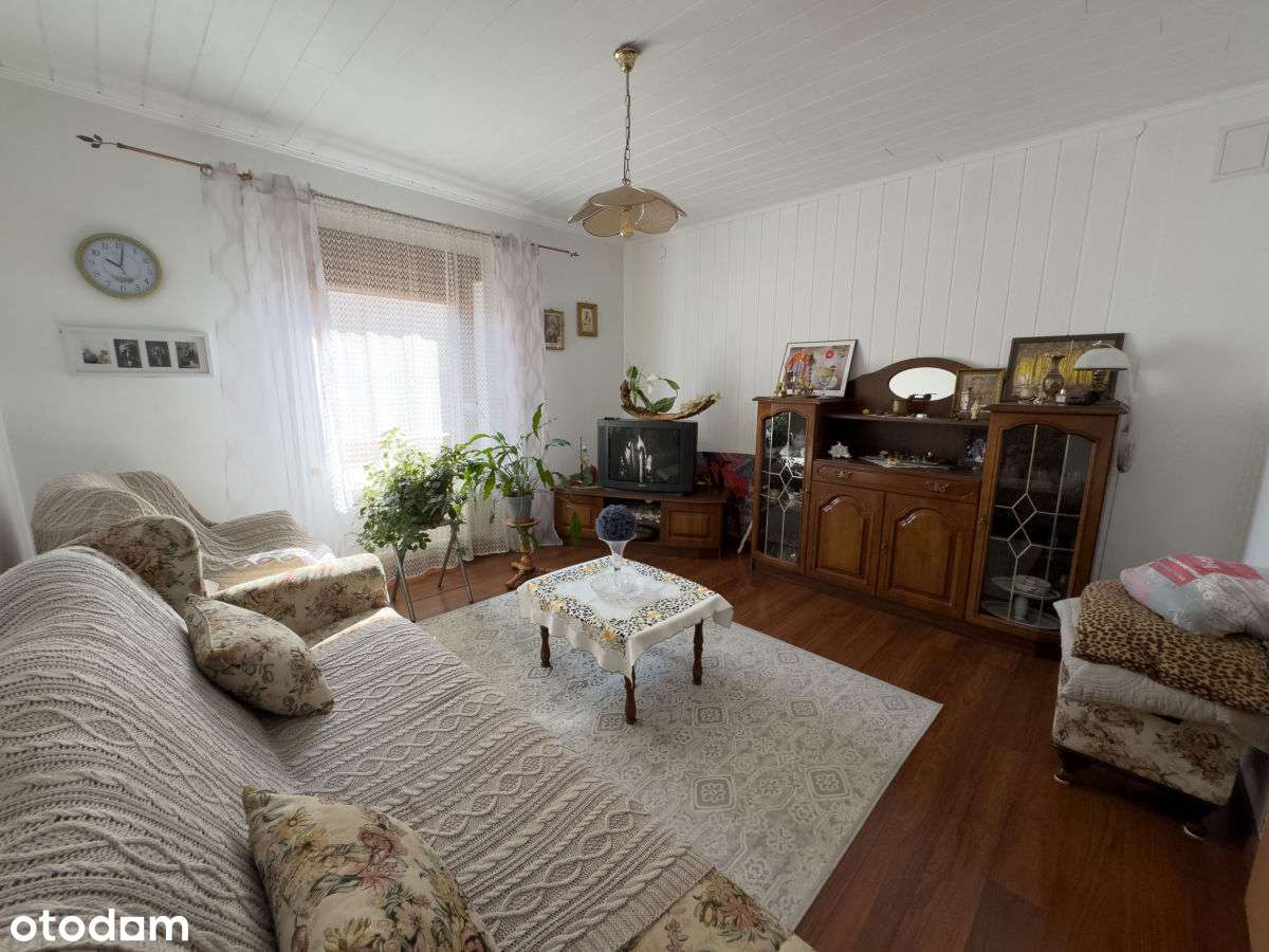 Dom w otoczeniu zieleni Wójcice-14