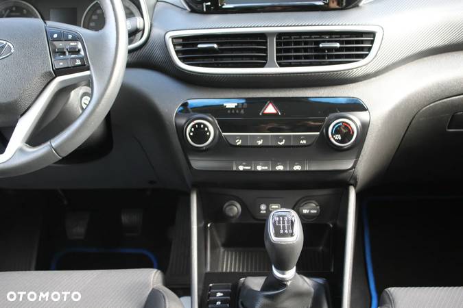 Hyundai Tucson blue 1.6 GDi 2WD Navi - 33