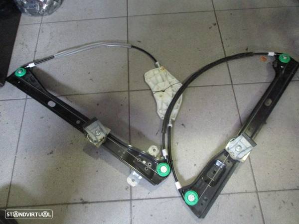 Elevador Sem Motor 994854110 VW GOLF 5 2007 5P FD VW GOLF 5 SW 1K 2008 2.0TDI 140CV 5P PRETO FDRT - 3