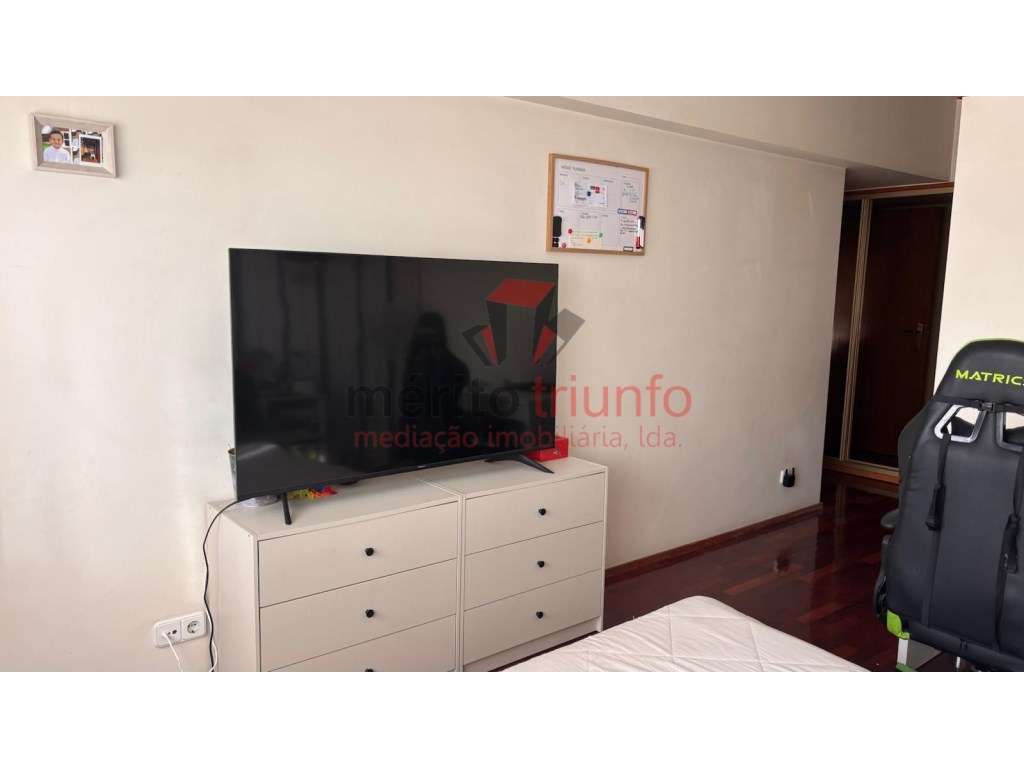 Oferta da escritura e Registo - Ap. T3 - Vila das Aves-11