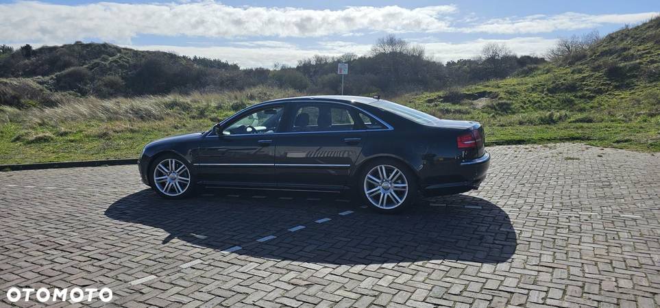 Audi A8 4.2 FSI L Quattro - 1