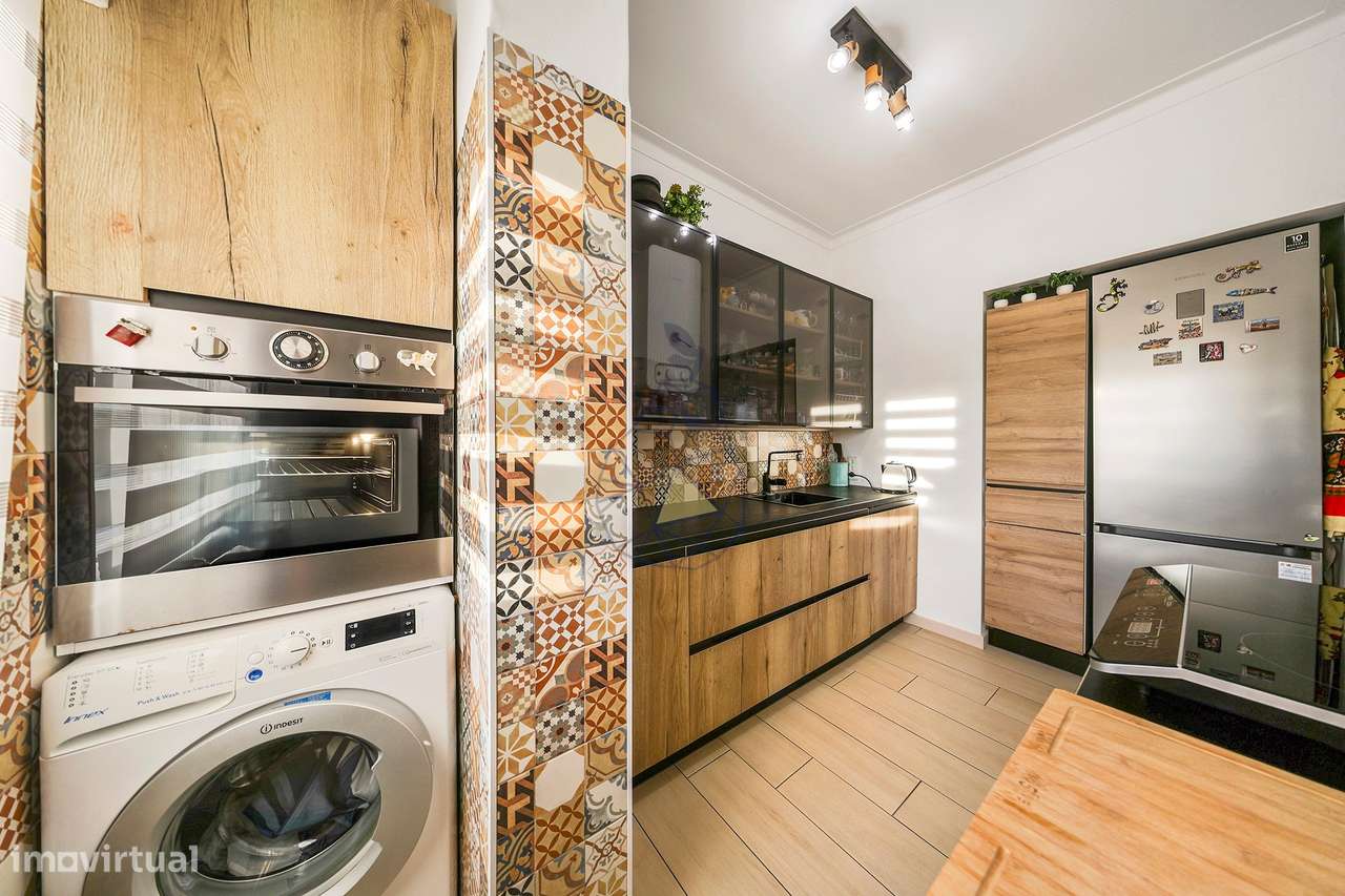 T2 em Bemposta com arrecadação privativa e terraço comum espaçoso  - A-10