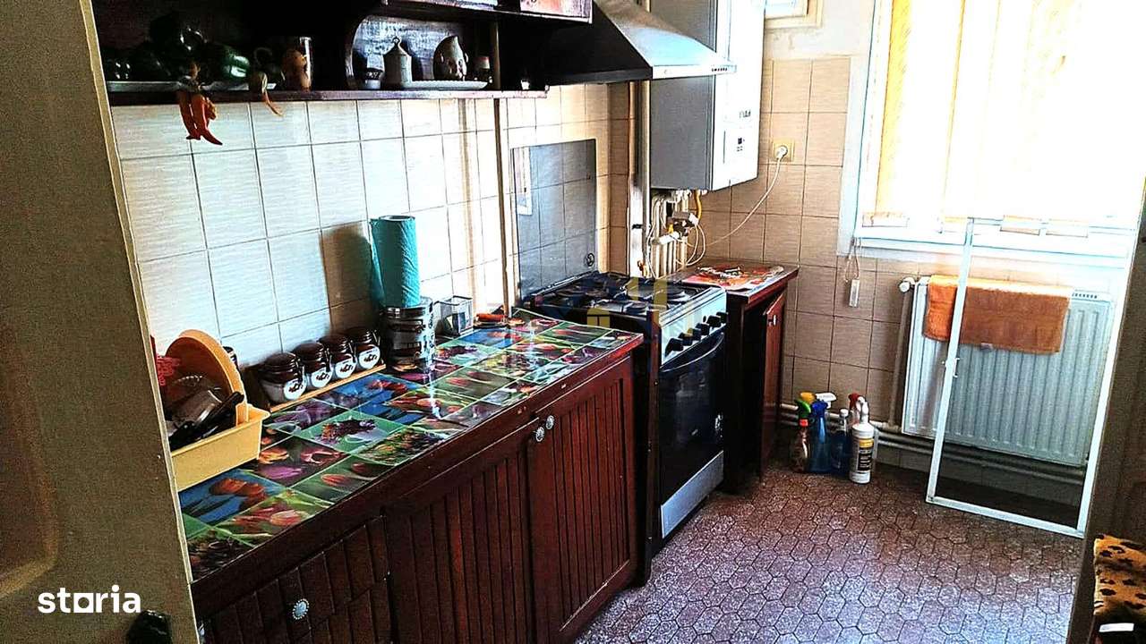 Apartament 3 camere conf 1 decomandat zona Centru - Imagine principală: 4/9