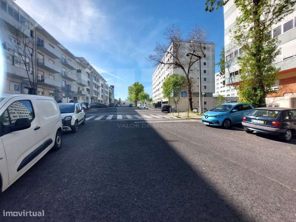 Apartamento T3 EM REMODELAÇÃO, 5º andar, Rua Engenheiro Nobre Guedes-10