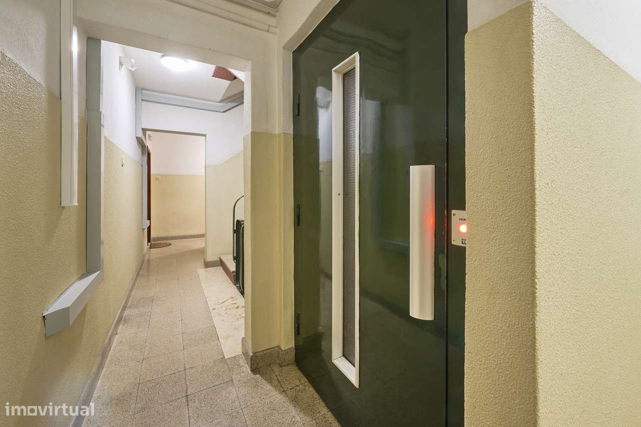 Espaçoso Apartamento T3 na Encarnação, Lisboa - Grande imagem: 2/52