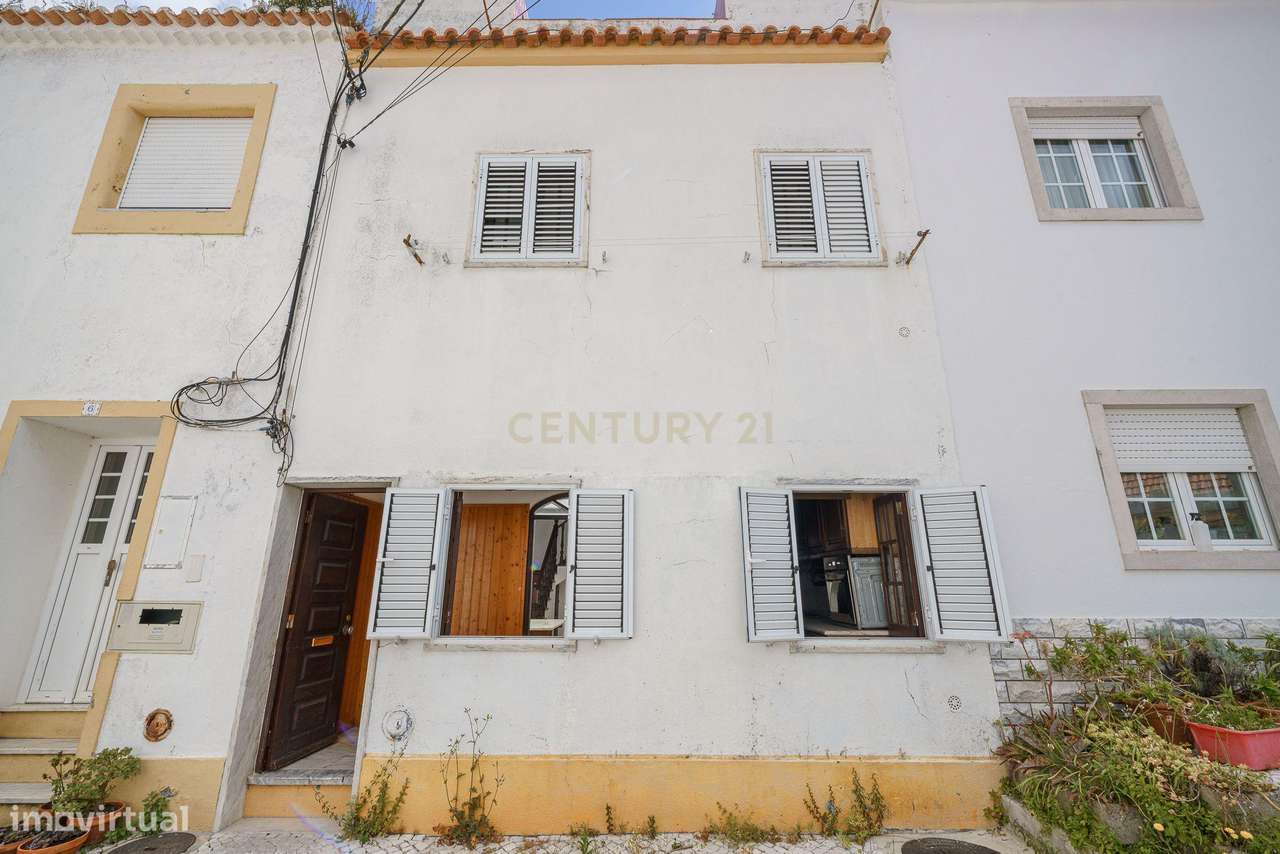 Oportunidade: Moradia com Potencial de Reabilitação em Zona Histórica-0