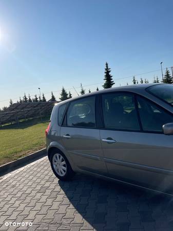 Renault Scenic - 8