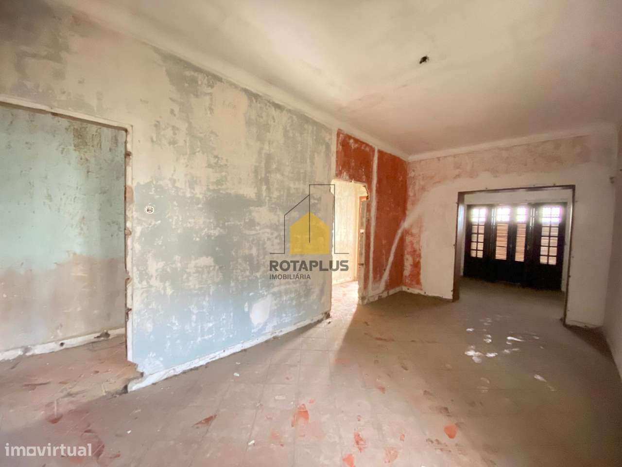 Moradia com terreno Castêlo da Maia-12