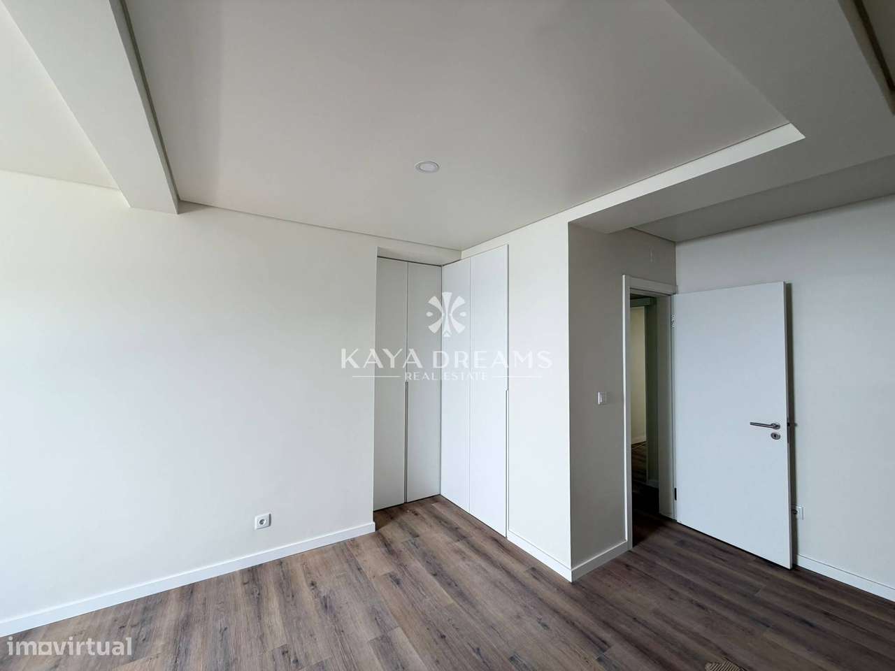 T4 novo com Espaço Exterior em Ramada, Odivelas-9