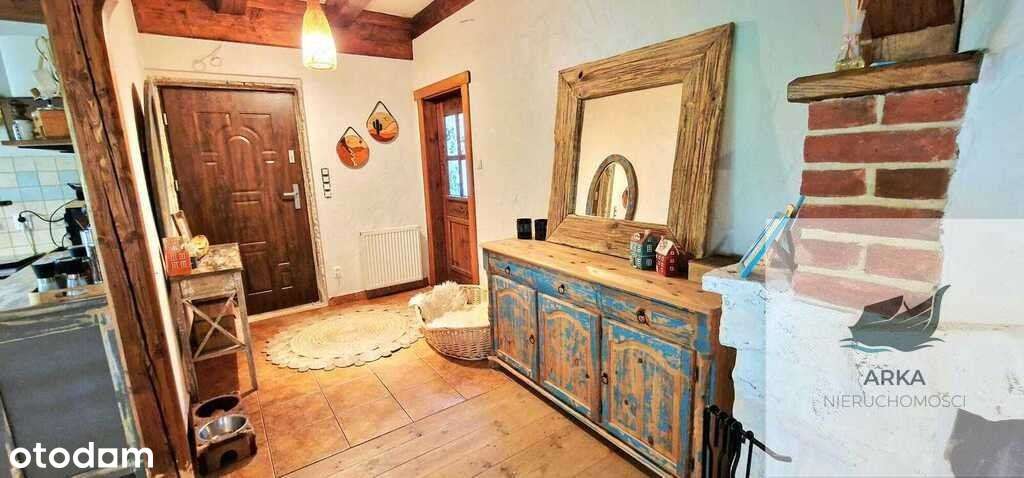 Urokliwy dom z duszą i dużą działką-5