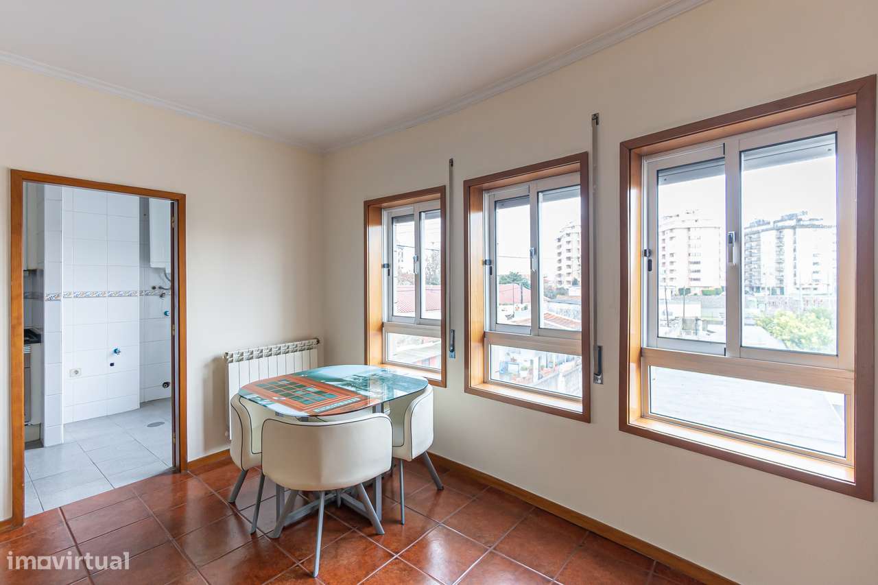 Apartamento T2 com box em Canidelo-6