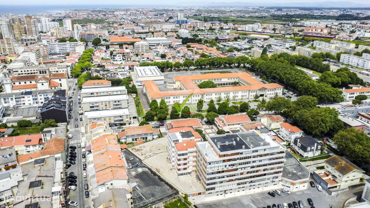 T. 4 com garagem individual - Centro Póvoa de Varzim-34