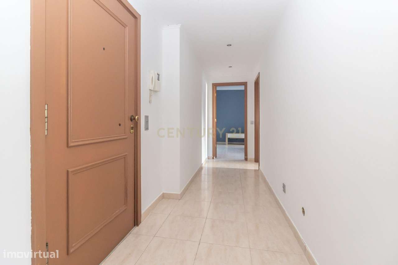 Apartamento T3 Vale do Cobro-0